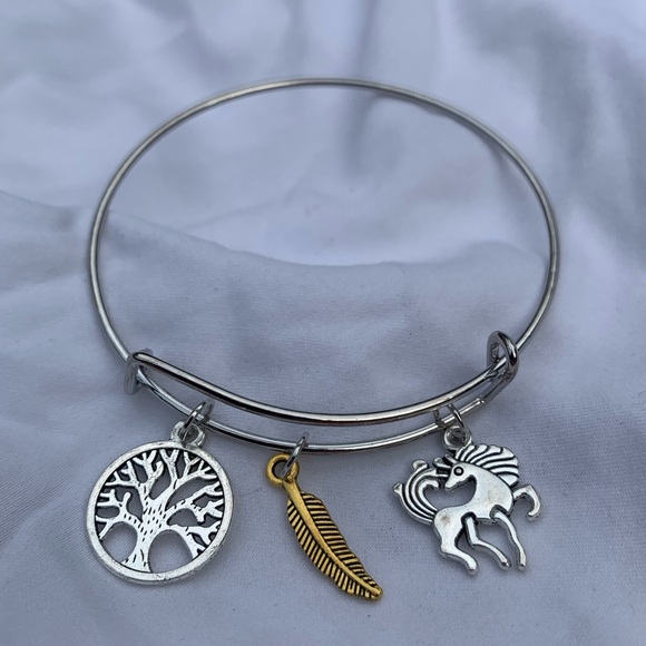 Brand New! Handmade! Adjustable Charm Bangle Bracelet! - Picture 2 of 4